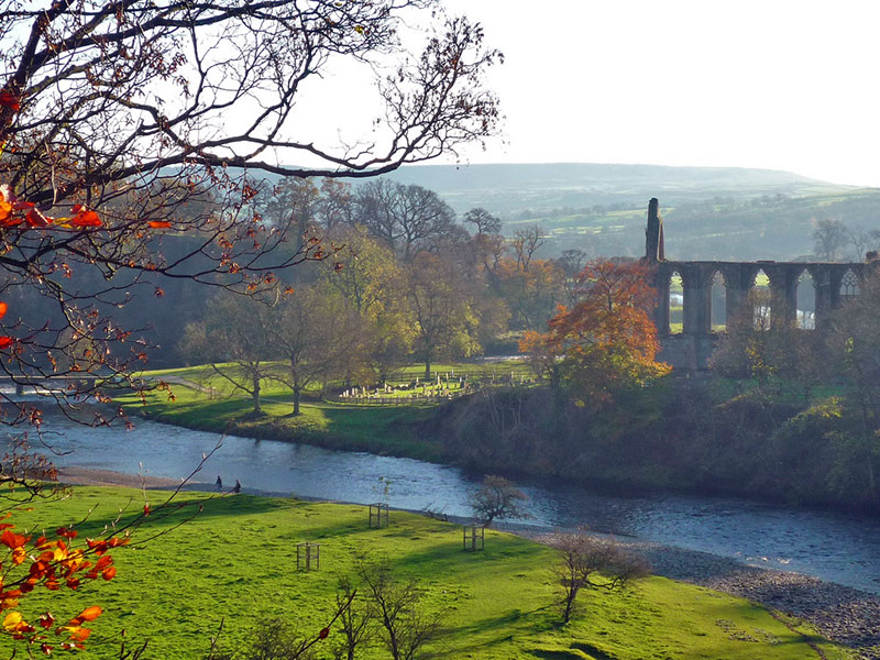 bolton-abbey-autumn