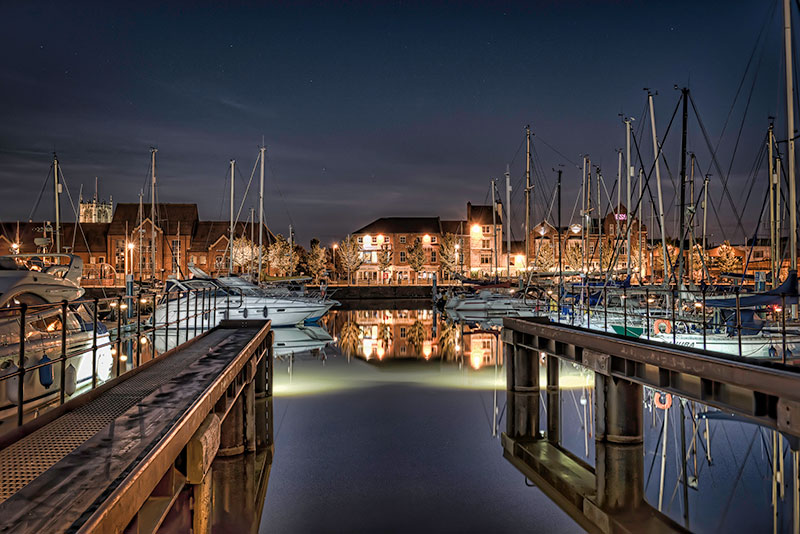 hull marina